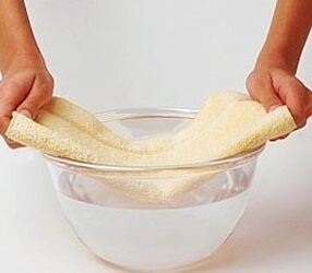 kompriméiert mat Minze a Salz fir Zehennagelpilz ze behandelen